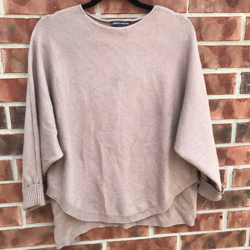 CHELSEA & THEODORE sz L, light sweater